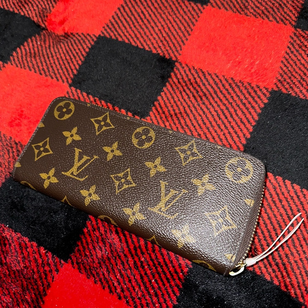 SOLD 🚫Louis Vuitton Monogram Clemence Wallet